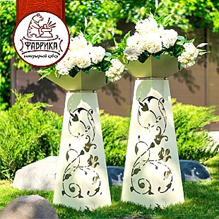 Вазоны для цветов из металла