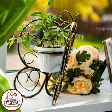 Цветочница на окно