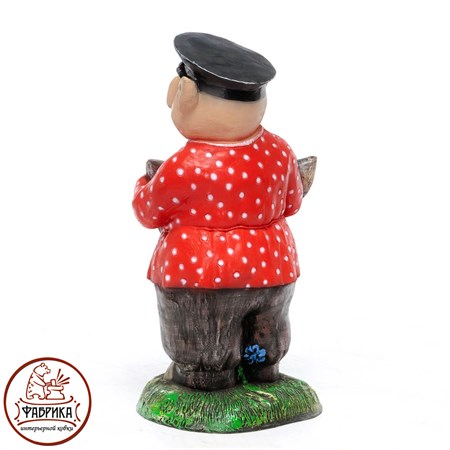 Садовая фигура поросенок 