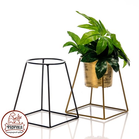 Кованая цветочница на подконник