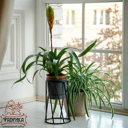 подставка для цветов на подоконник