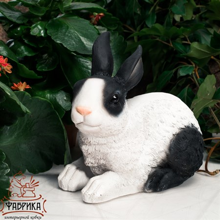 Фигура для оформления витрины магазина