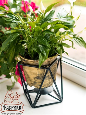 Металлический подсвечник в стиле "Лофт"