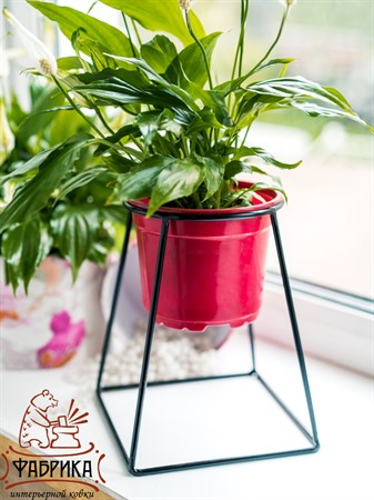 Цветочница для оформления подоконника