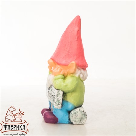 Декоративная фигура гном
