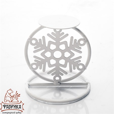 Подсвечник из металла