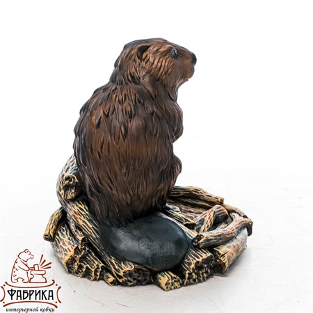 фонтан с бобром из полистоуна